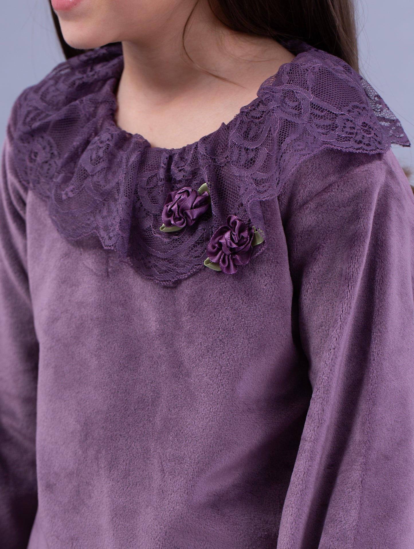 Haut violet avec dentelle