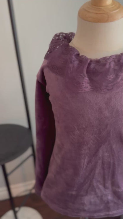 Haut violet avec dentelle