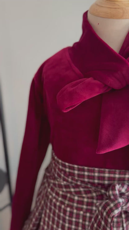 Haut noué bordeaux avec jupe à carreaux - Ensemble chic